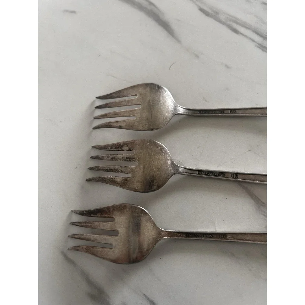 Vintage 1847 Rogers Bros IS First Love Silver Plate Salad Forks Lot of 3 BxA